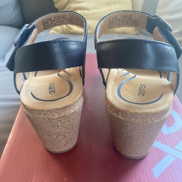 Aetrex Finley Closed Toe Heel - Picture 6 of 12